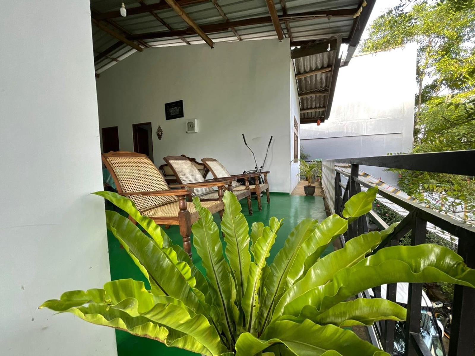 Blossom Inn เอลลา ภายนอก รูปภาพ