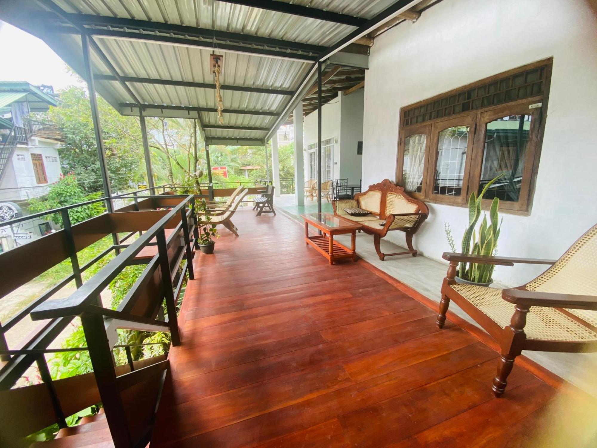 Blossom Inn เอลลา ภายนอก รูปภาพ