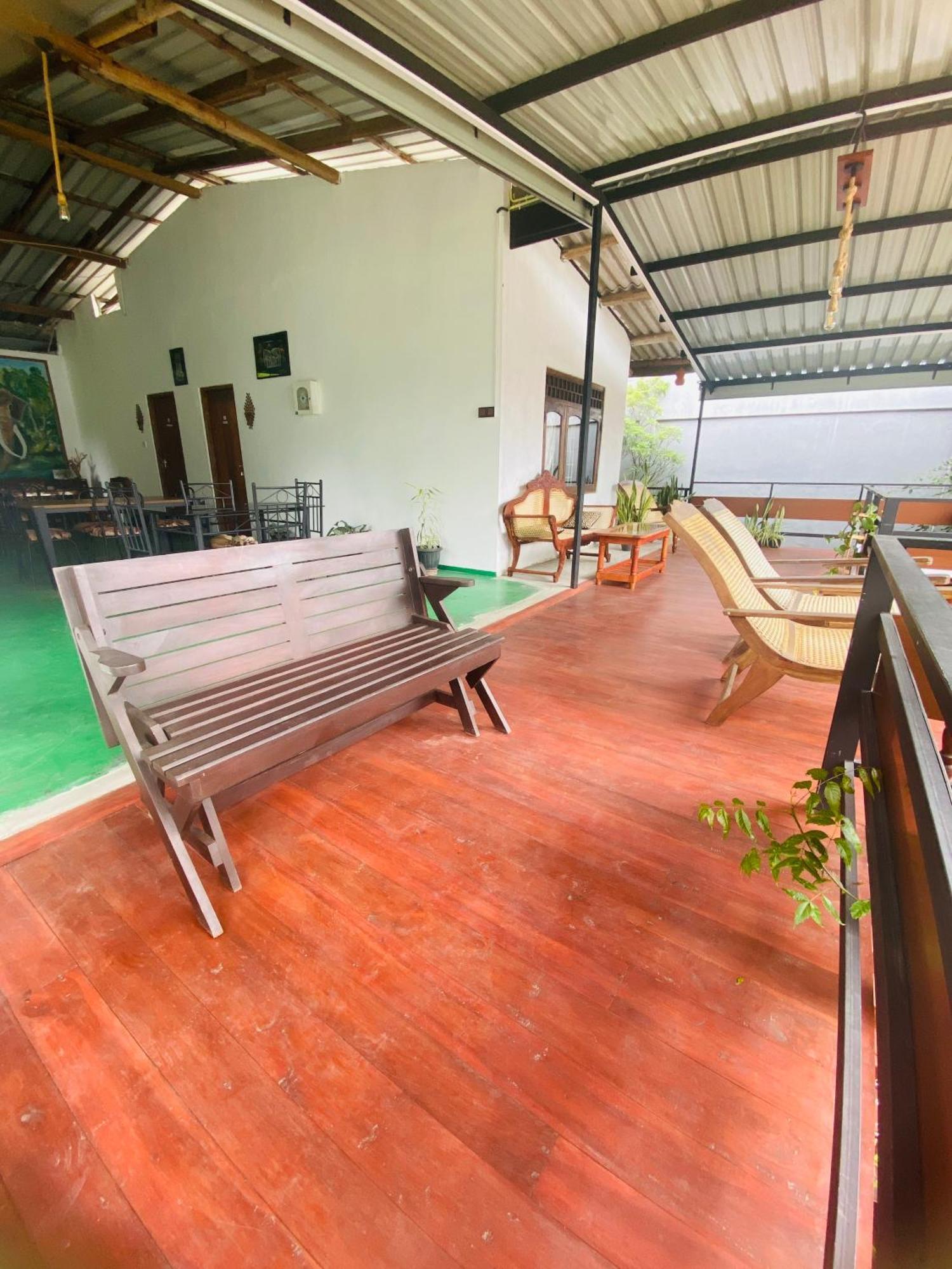 Blossom Inn เอลลา ภายนอก รูปภาพ
