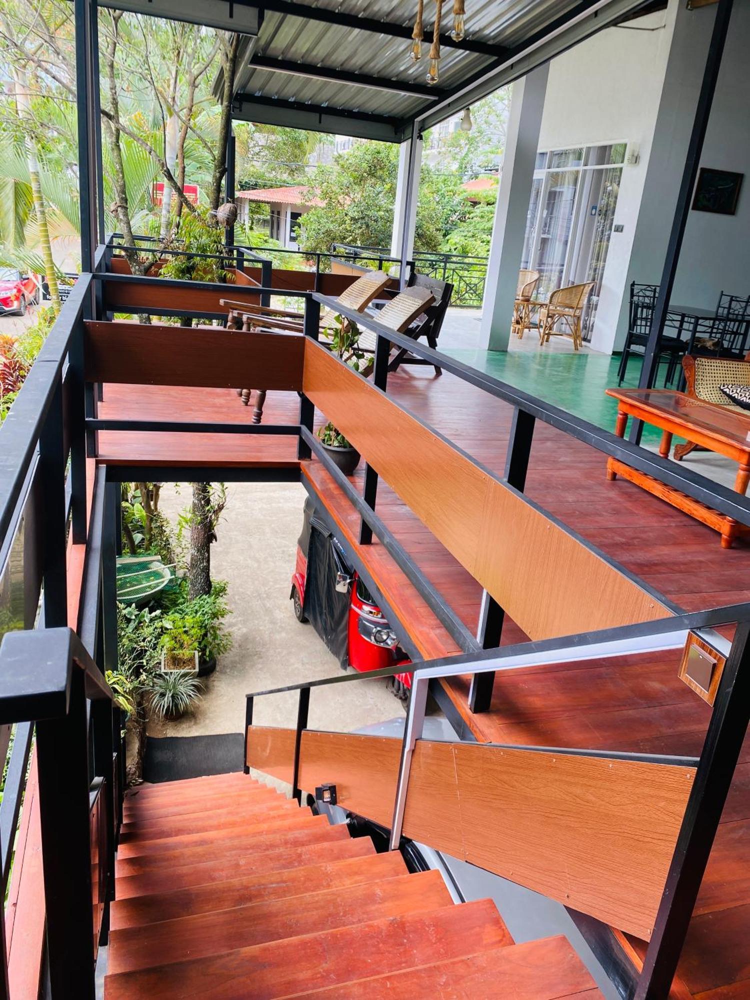 Blossom Inn เอลลา ภายนอก รูปภาพ