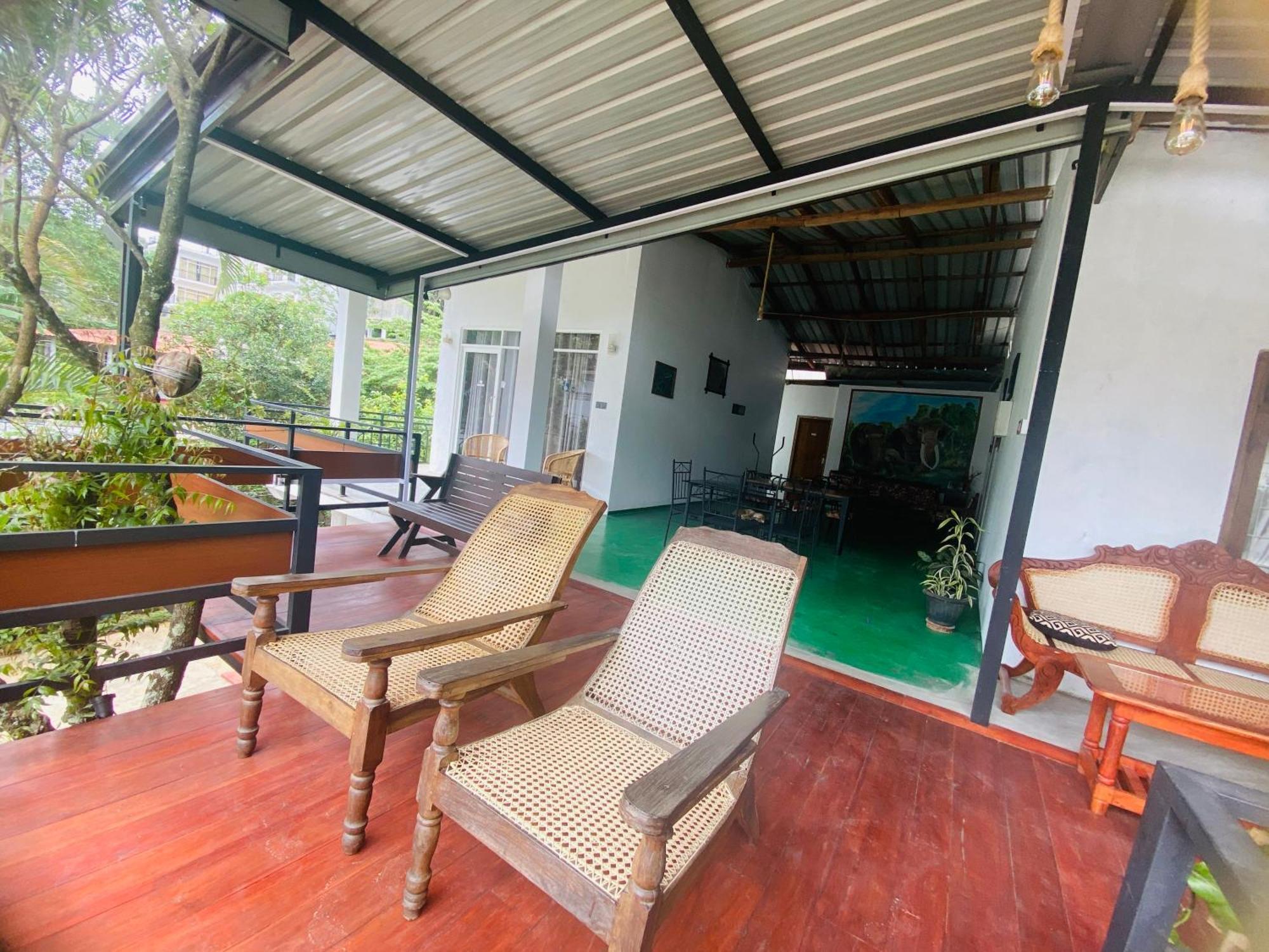 Blossom Inn เอลลา ภายนอก รูปภาพ